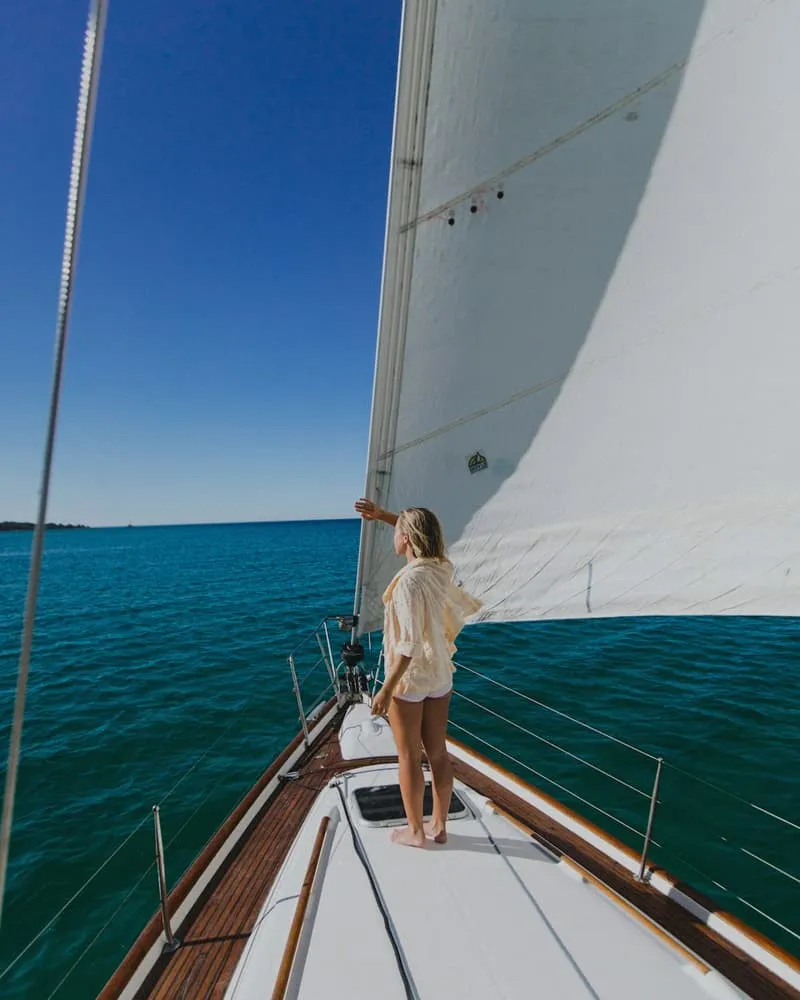 London group travel yacht party package